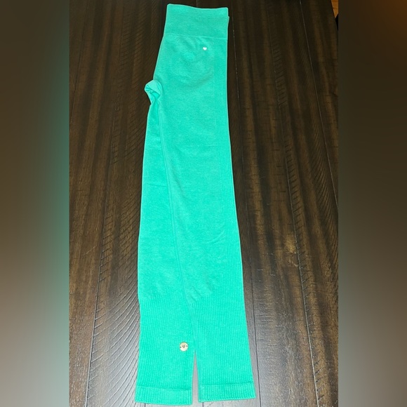 Love Fitness Apparel Seamless Leggings - Picture 4 of 12